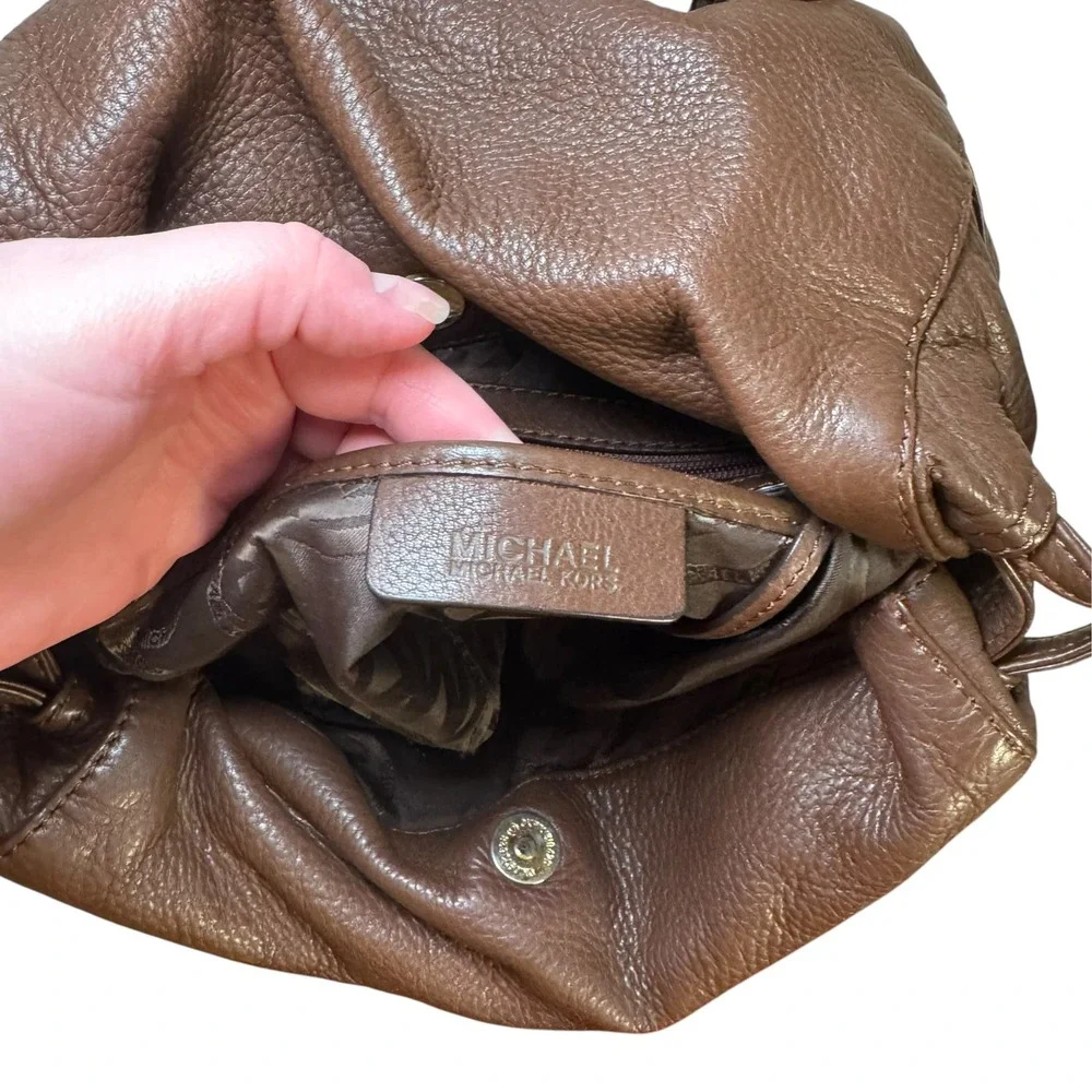 Michael Kors Shoulder Bag Medium Brown Pebbled Leather Gold Buckle Boho Chic